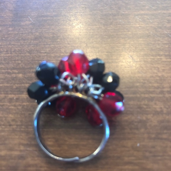 Red and Black Beaded Ring - Picture 5 of 5